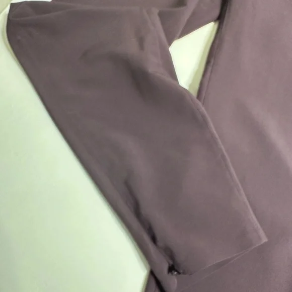 ✨🍋Lululemon Esker Slim *lululemon lab
Black Cherry size 8 - Picture 9 of 16